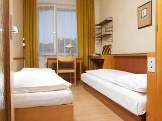 Academia 2* Viena